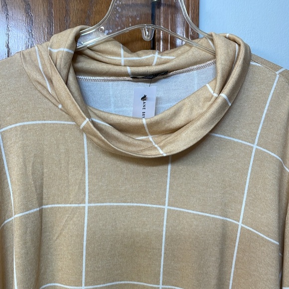 LANE BRYANT NWT Size 18/20 Tan White Relaxed Long-Sleeve Funnel-Neck Sweatshirt - Picture 8 of 12